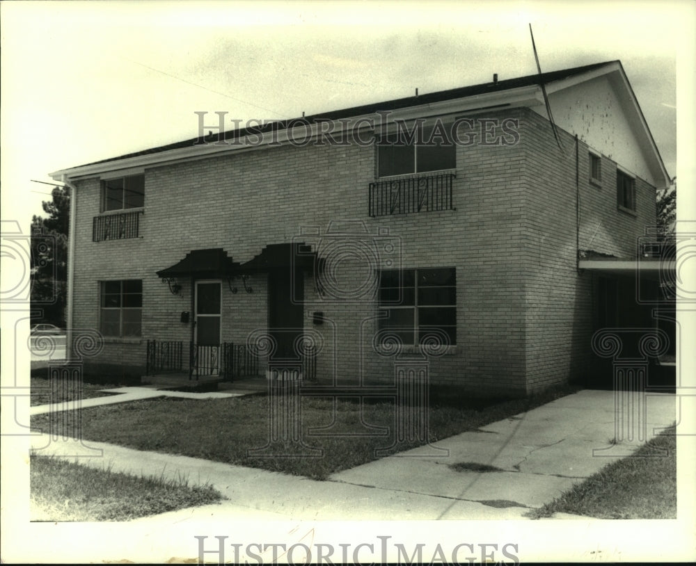 1986 Duplex at 1950-52 Robert E. Lee Boulevard, sold. - Historic Images