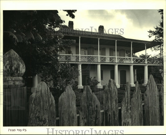 1986 Press Photo Exterior view of two-story house - nob35651 - Historic Images