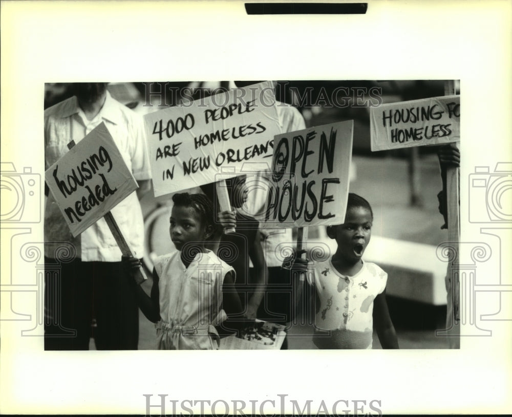 1988 Press Photo Children of local Union of the Homeless members at Hale Boggs - Historic Images