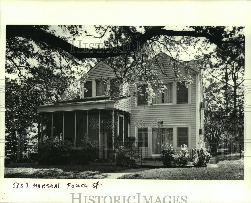 1986 Press Photo House at 5857 Marshal Foch St. sold to Esther and Robert Shultz - Historic Images