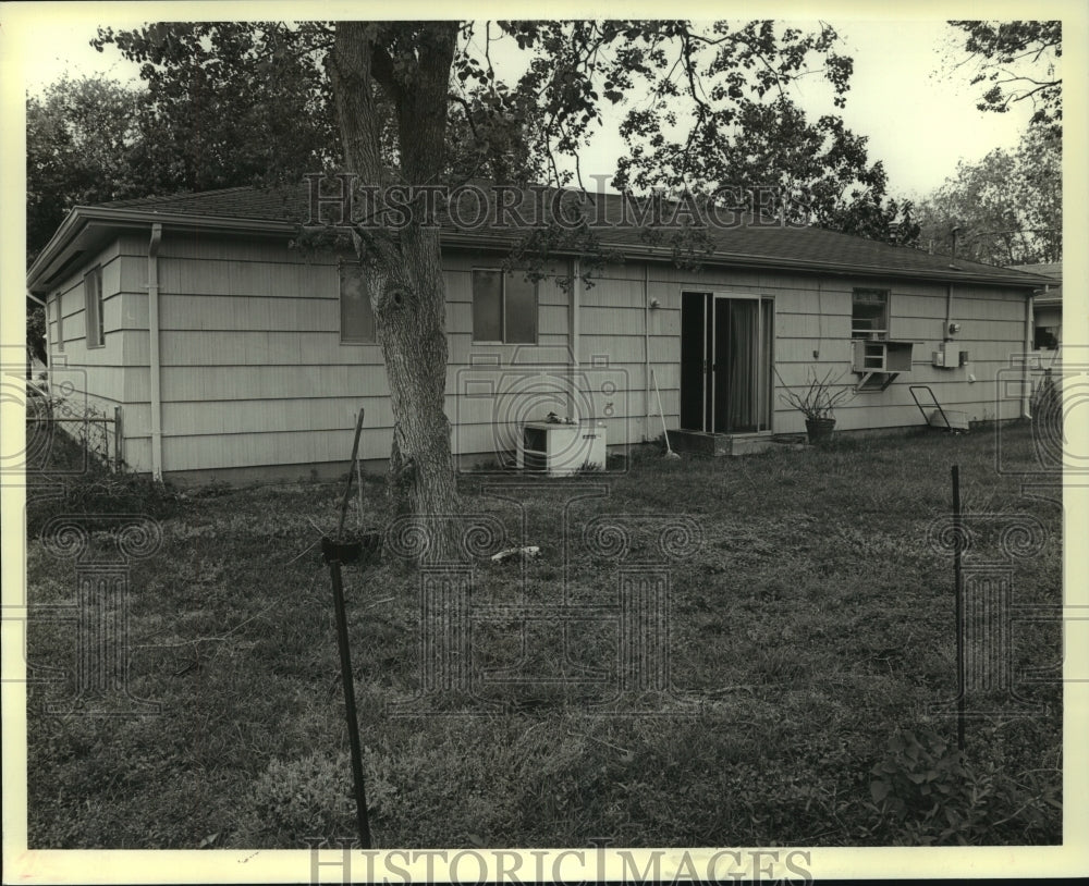 1986 Press Photo Backyard of house in New Orleans before renovation - nob35769 - Historic Images