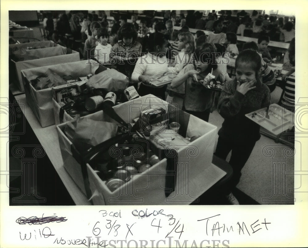 1988 Press Photo Honey Island Elementary School students&#39; Food Drive - Historic Images