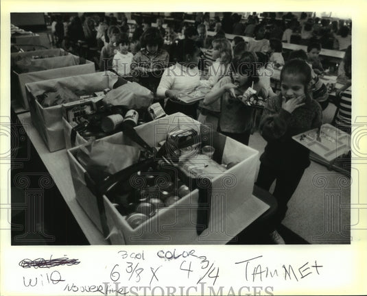 1988 Press Photo Honey Island Elementary School students' Food Drive - Historic Images