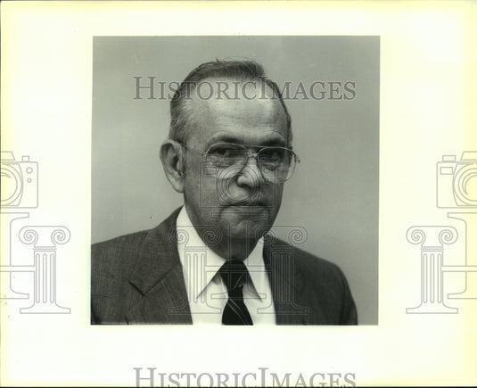 1988 Press Photo Dr. Edgar Homrighausen President of Community Accset Corp. - Historic Images