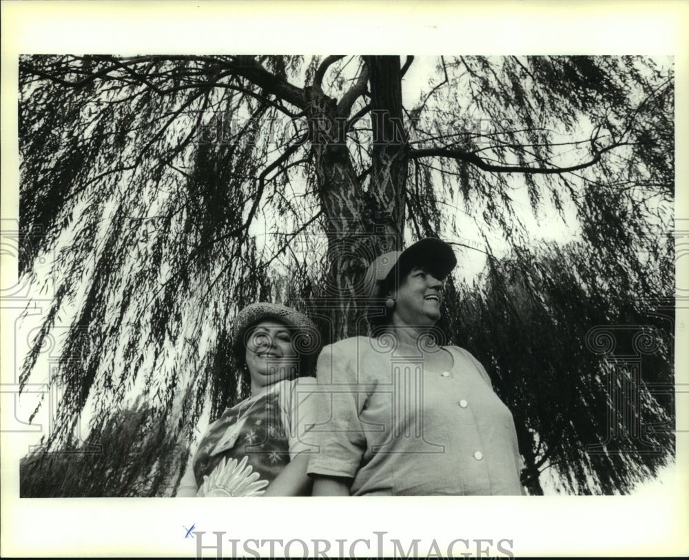 1994 Press Photo Bella Torres and Leysabel Paz at the Honduras Festival - Historic Images