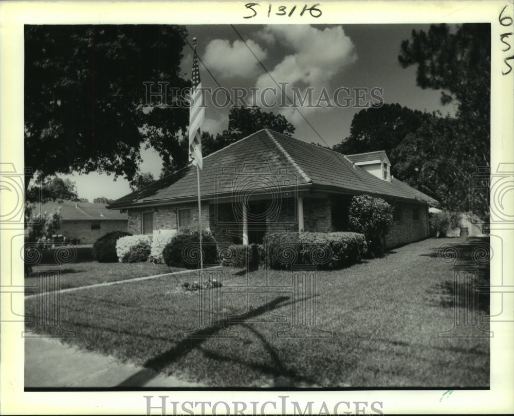 1989 Press Photo Front-yard of house on 2474 Mercedes Boulevard, Algiers - Historic Images