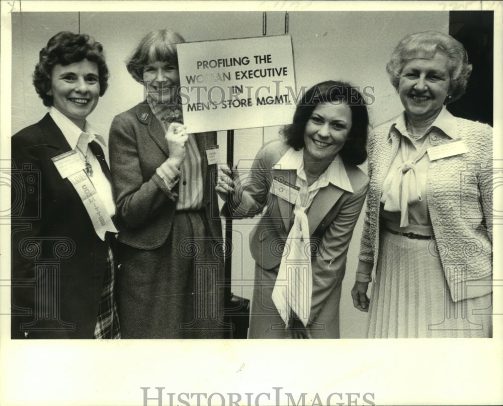 1979 Women executive at Menswear Retailers of America Convention - Historic Images