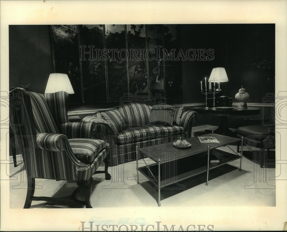 1988 Press Photo Living room with a modern contemporary design - Historic Images