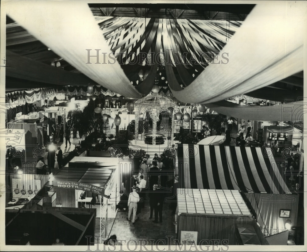 1962 Press Photo View from the balcony at the Municipal Auditorium shows booths.-Historic Images