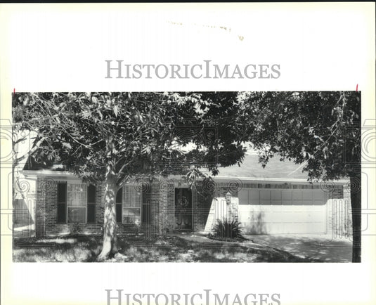 1990 Press Photo Real estate house mug - 6113 Flower Drive, Metairie - Historic Images
