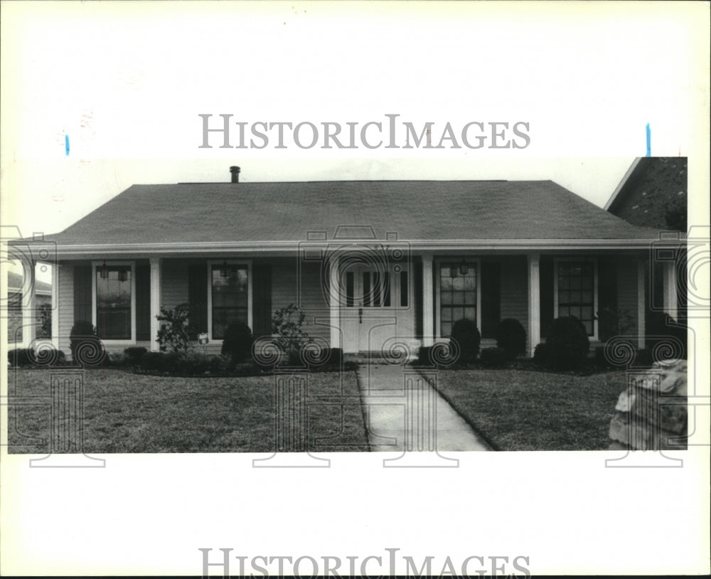 1990 Press Photo Home at 657 Petit Berdot, Kenner, Louisiana. - Historic Images