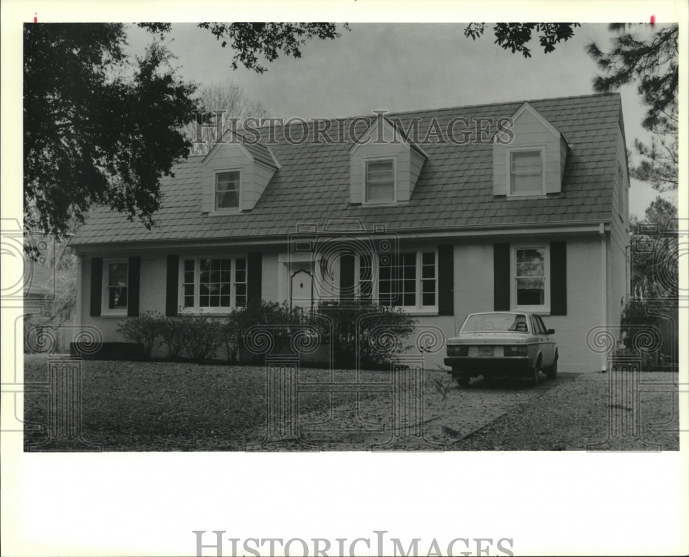 1990 Press Photo Property at 6310 Berkley Drive in Algiers, recently sold. - Historic Images