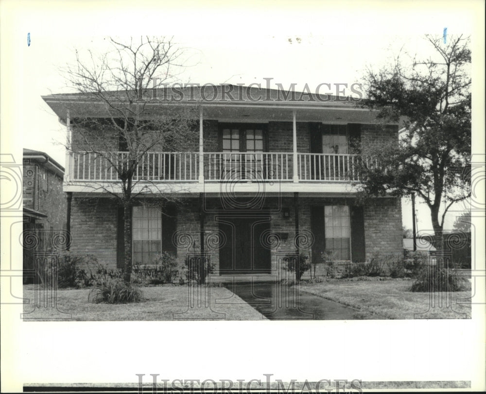 1990 Press Photo Two story home at 1124 Aurora. - nob36024 - Historic Images