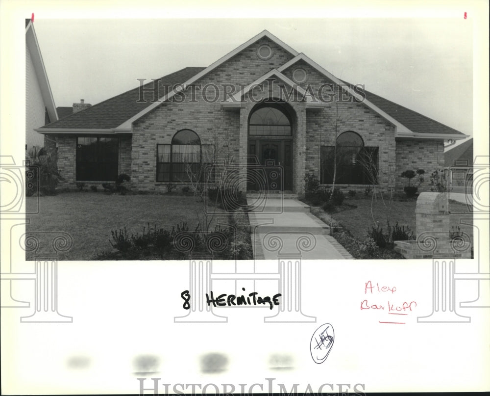 1990 Press PhotoReal Estate photo of home at #8 Hermitage. - Historic Images