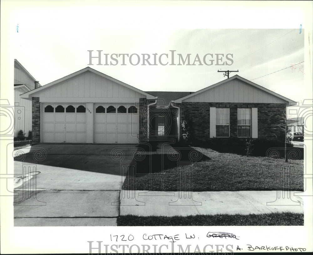 1990 Press Photo Home at 1720 Cottage Lane, Gretna with two car attached garage. - Historic Images