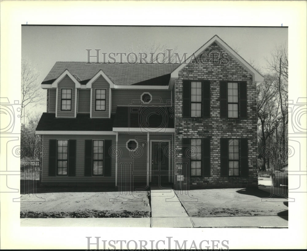 1989 Press Photo Real estate photo of 3017 Lakewood Drive, Violet, Louisiana. - Historic Images