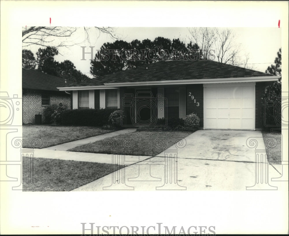 1989 Press Photo This home at 2913 CorinneAcee. Chalmette has been sold. - Historic Images