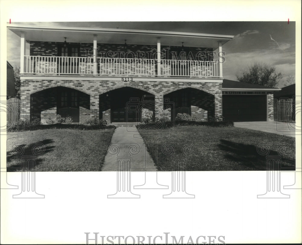 1989 Press Photo Two story brick home at 8113 Ferrara, Harahan. - Historic Images