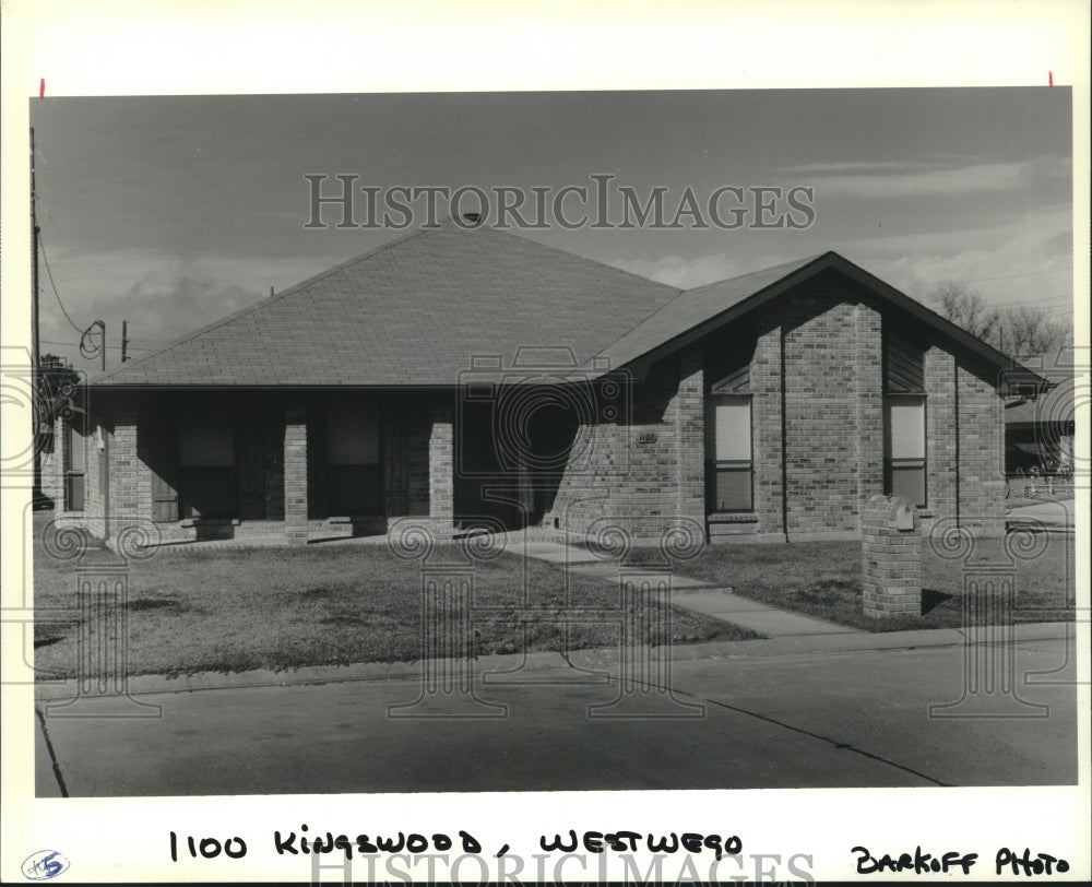 1989 Press Photo Brick home at 1100 Kingswood, Westwego. - Historic Images