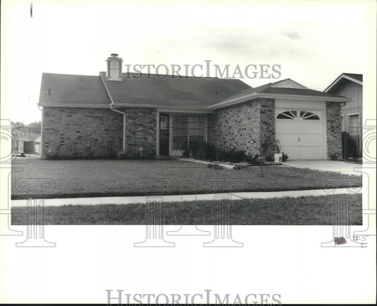 1990 Press Photo Brick home at