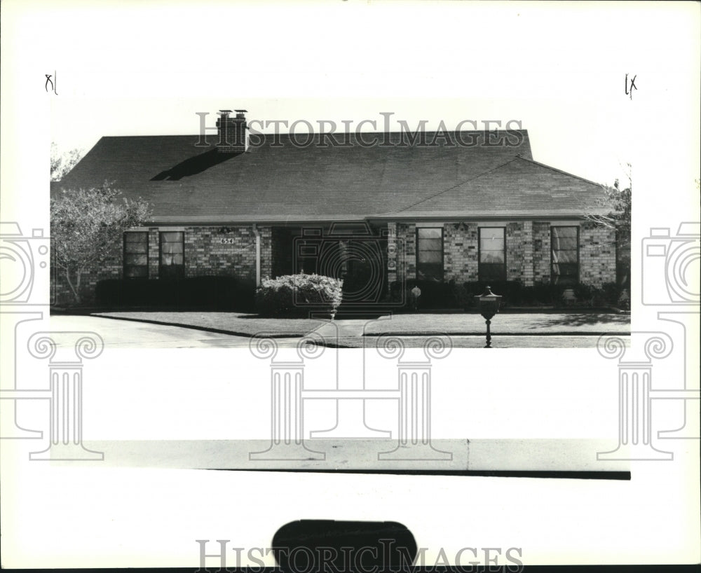 1990 Press Photo A gorgeous brick home at 654 Fleuries in Kenner - Historic Images