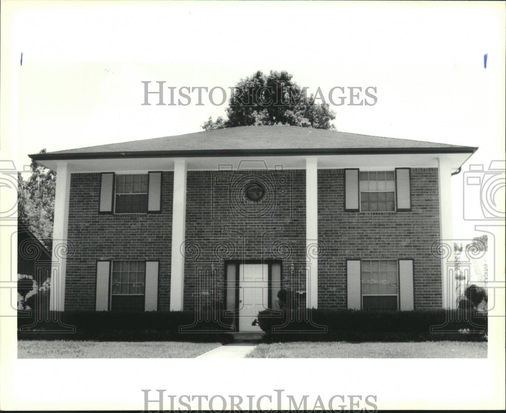 1990 Press Photo A two-story brick home at 3570 Plymouth Place in Algiers - Historic Images