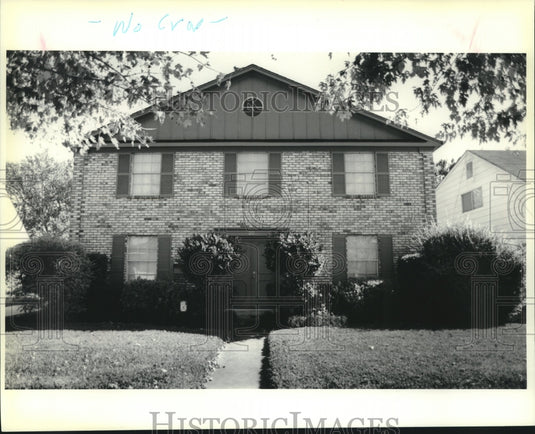 1989 Press Photo A beautiful two-story brick home at