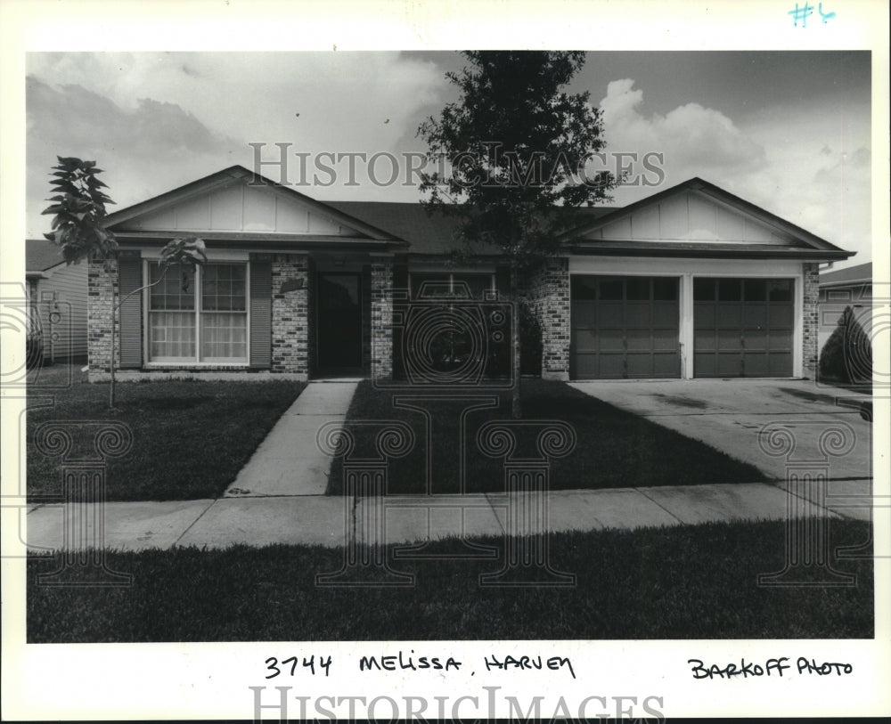 1990 Press Photo A double-car garage brick home at 3744 Melissa in Harvey - Historic Images