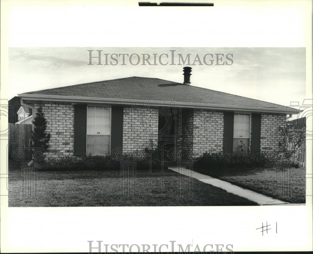 1990 Press Photo A home located at 3256 Grandlake in Kenner - Historic Images