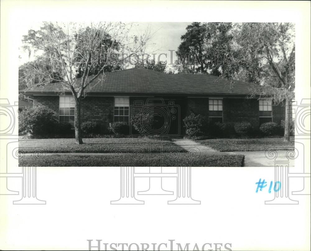 1990 Press Photo Exterior view of brick house at 4060 Lemans in Marrero - Historic Images