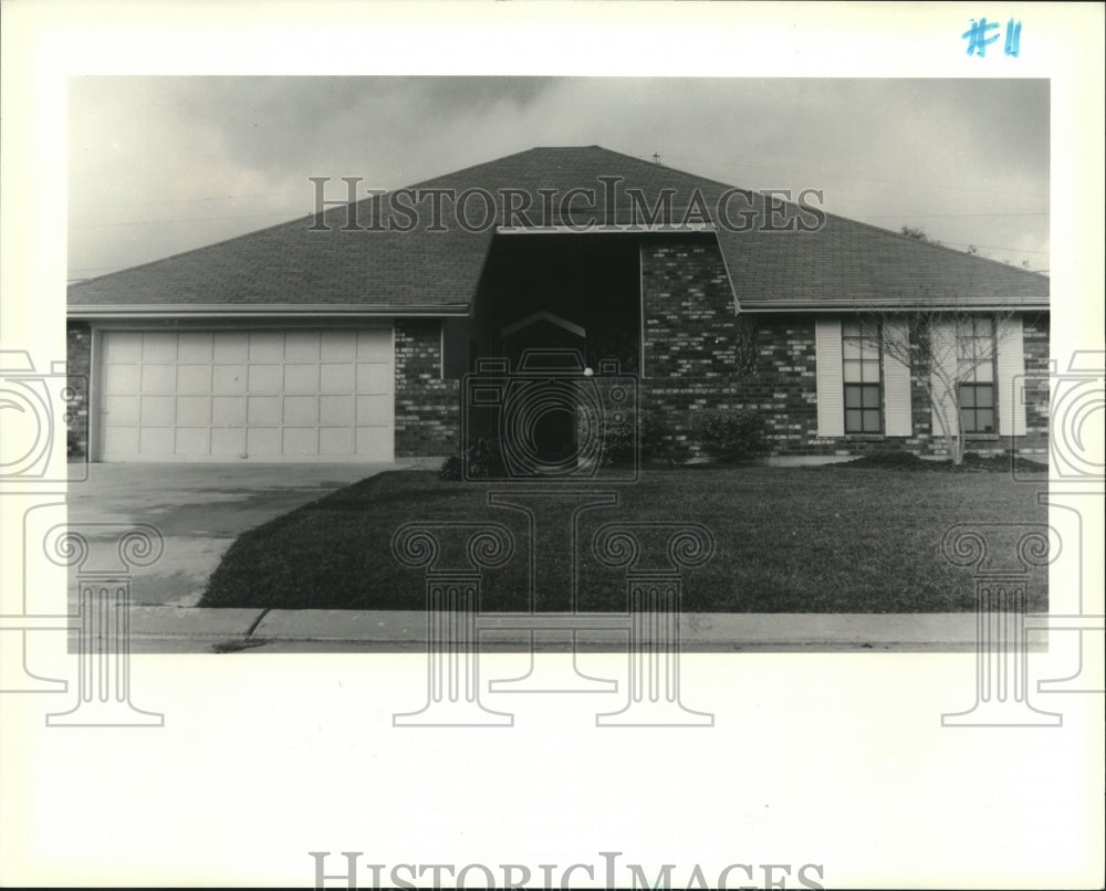 1990 Press Photo Exterior view of one story house at 1216 Olde Oaks in Westwego - Historic Images