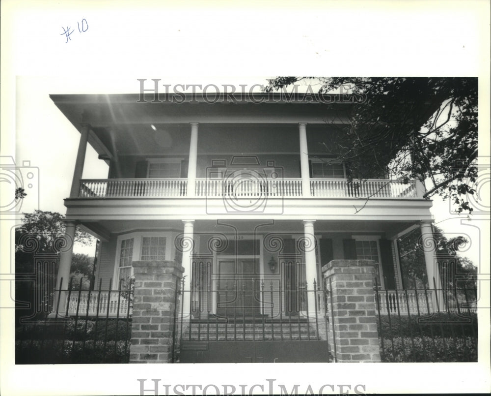 1990 Press Photo Exterior view of colonial house at 1530 Soniat , Uptown - Historic Images