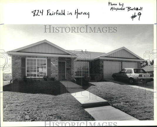 1991 Press Photo A house with a walkway & large windows in Harvey, 824 Fairfield - Historic Images