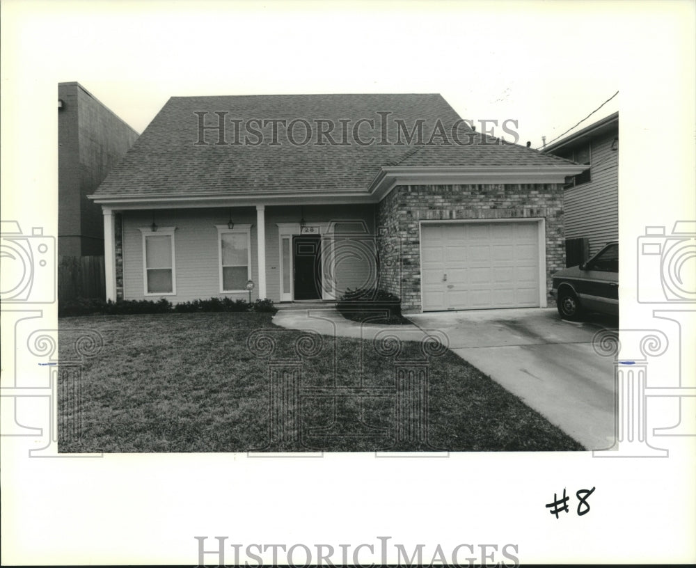 1991 Press Photo Transfer to house in 728 Elmeer Metairie - Historic Images