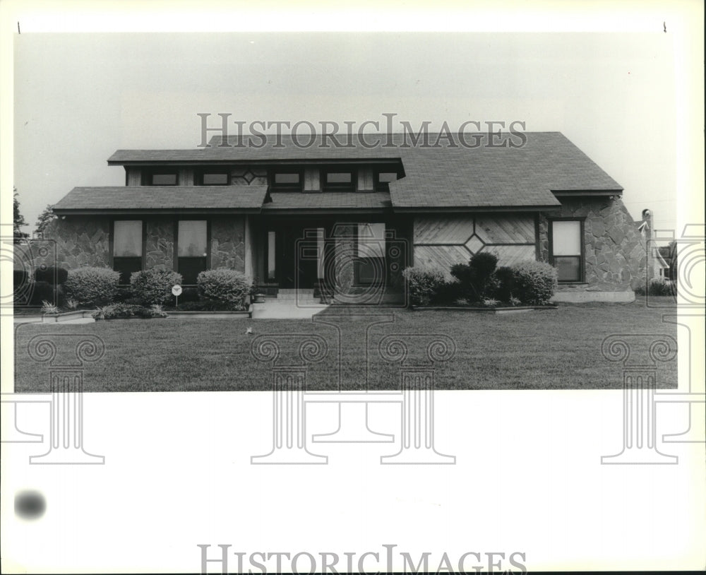 1990 Press Photo House mug - 3432 Lake Lynn Drive in Harvey - nob36240 - Historic Images