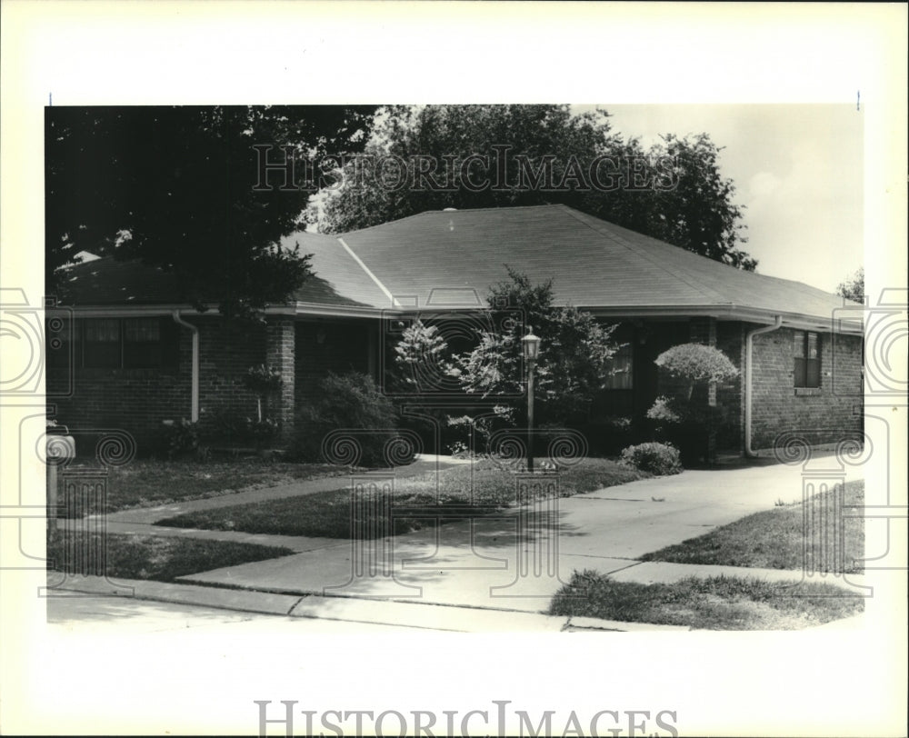 1990 Press Photo 6701 Coventry, Orleans Real Estate Transfers - Historic Images