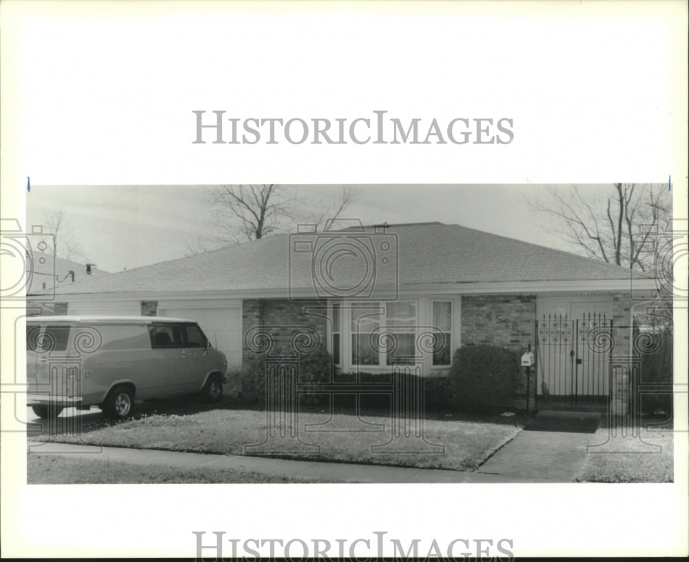 1990 Press Photo House on 4516 Jeannette - Historic Images