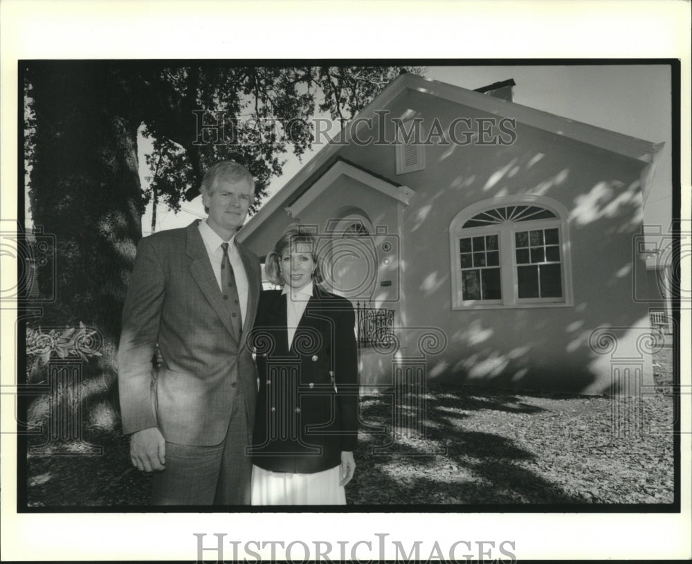 1990 Press Photo Barry &amp; Brenda Borne, Oliver Street home owners- Renovation - Historic Images