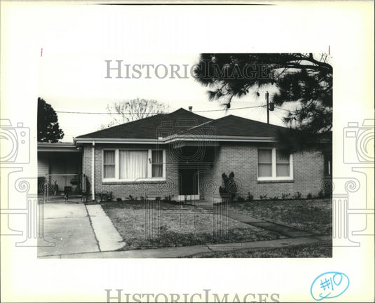 1990 Press Photo Sold Property on