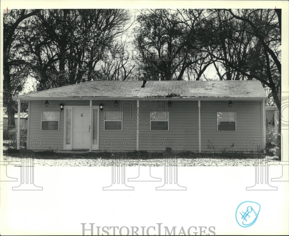 1990 Press Photo House on 10408 Pear in River Ridge - Historic Images