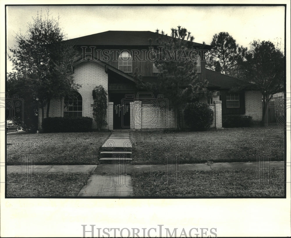 1983 Press Photo Home at 3900 S. Post Oak Avenue in Algiers- Sold for $156,000 - Historic Images