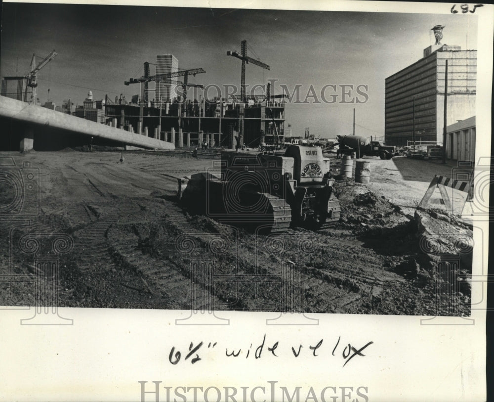 1975 Press Photo Hyatt Regency Hotel complex construction - nob36589 - Historic Images