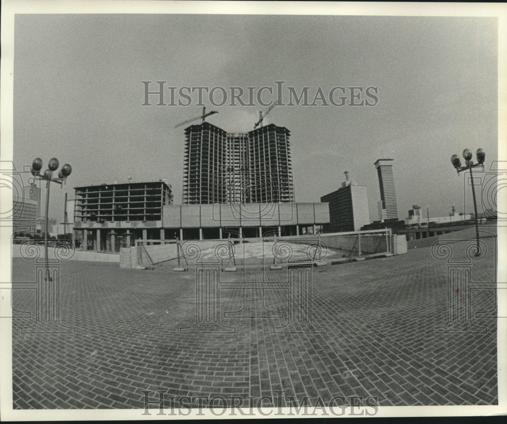 1975 Press Photo Hyatt Regency Hotel by the dome - nob36592 - Historic Images