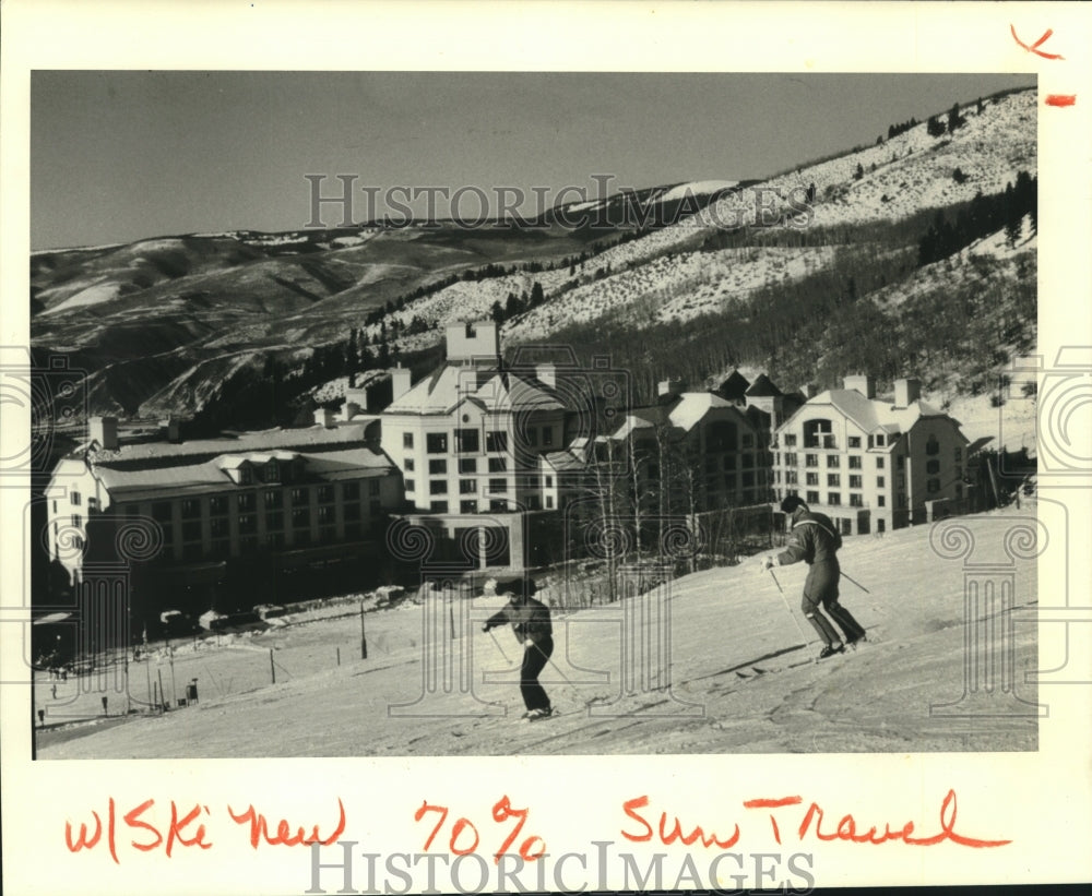 1990 Press Photo Hyatt Regency&#39;s Beaver Creek skiing opened last year. - Historic Images