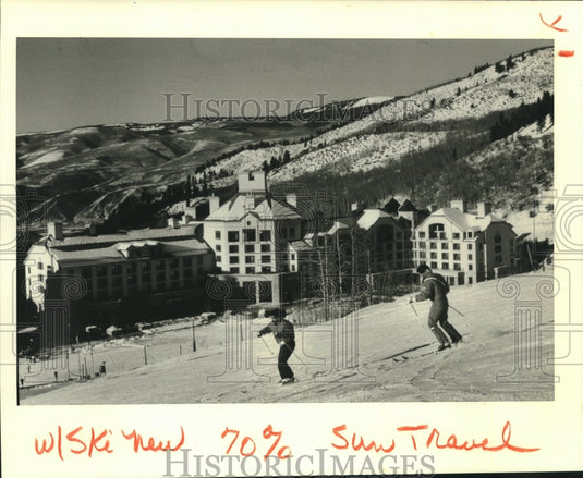 1990 Press Photo Hyatt Regency's Beaver Creek skiing opened last year. - Historic Images