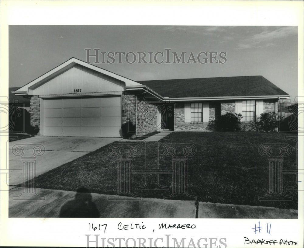 1994 Press Photo Exterior view of one story house at 1617 Celtic in Marrero - Historic Images