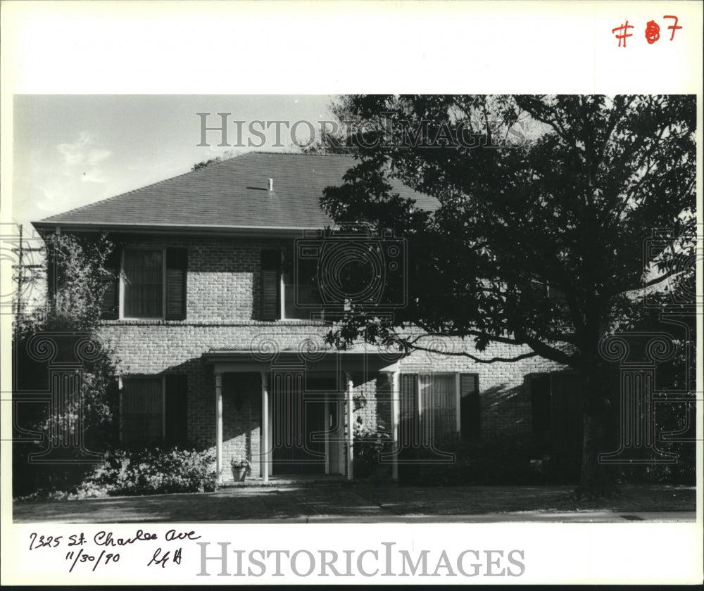 1990 Press Photo Exterior view of two story brick home at 7325 St. Charles Ave. - Historic Images