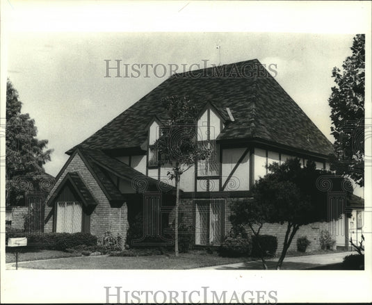 1983 Press Photo Property at 6821 Glengary Road sold to Mary Ann & Eric Mericier - Historic Images