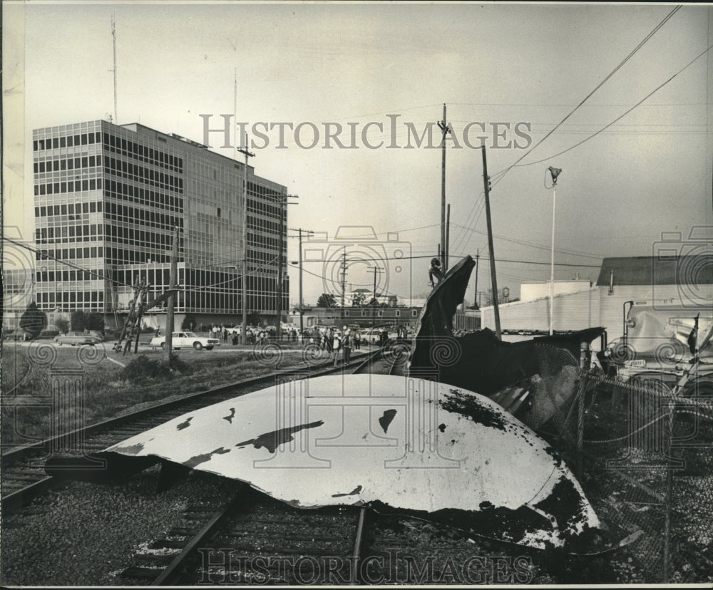 1978 Press Photo Hydrogen Gas Tank on railroad in Gretna after explosion - Historic Images