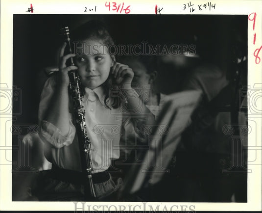 1988 Press Photo Camilla West during band practice at Hynes Elementary School - Historic Images